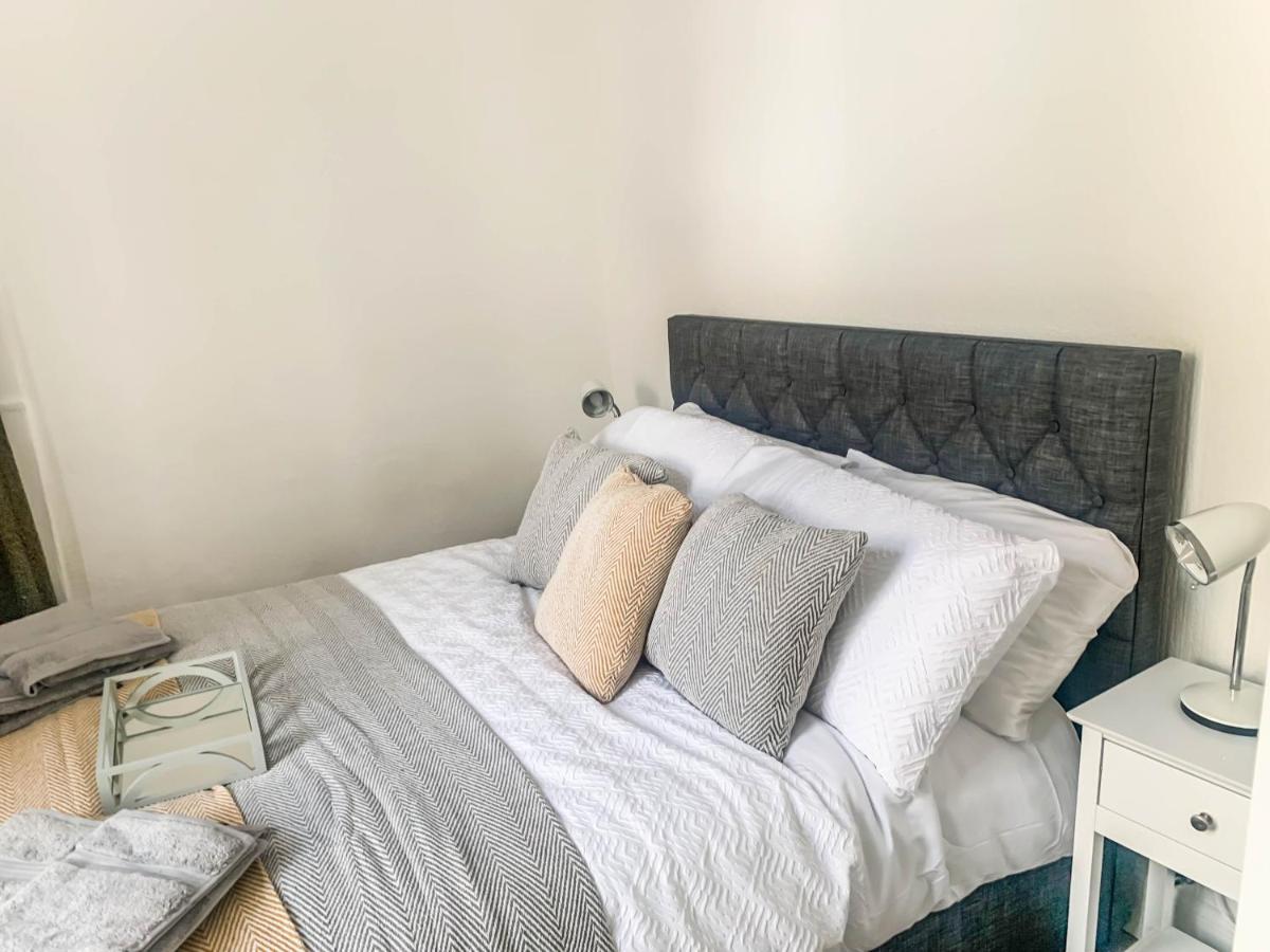 The Rosebery Retreat By The Castle 1-Bed Apartment Inverness Bagian luar foto